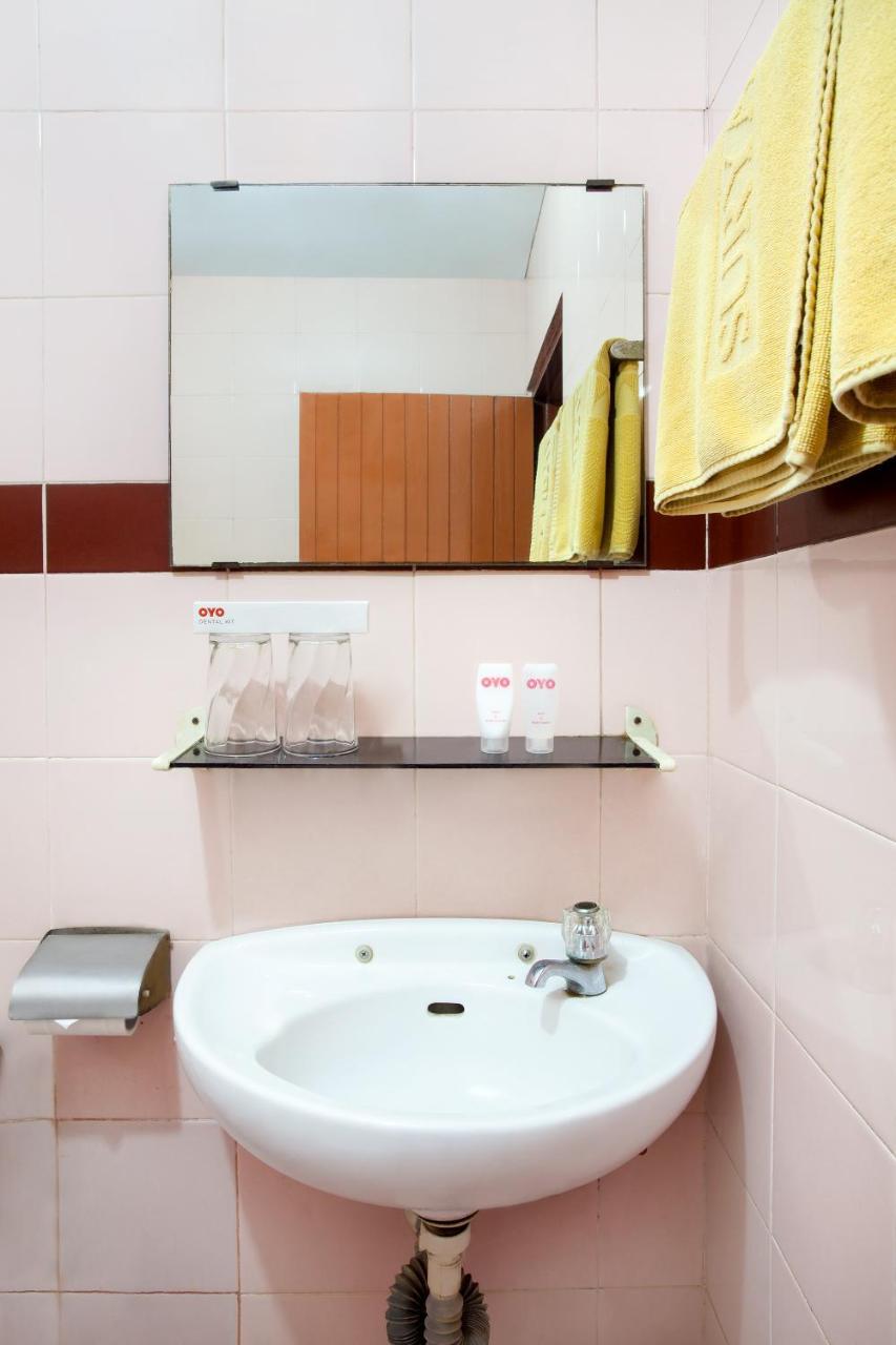Oyo 108 Hotel Surya Jakarta Eksteriør bilde